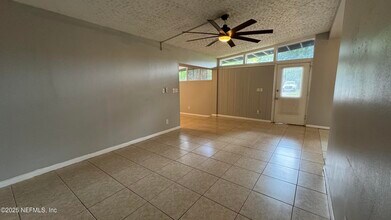 1053 Cherbourg Ave E in Jacksonville, FL - Building Photo - Building Photo