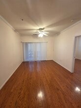 12945 Centre Park Cir, Unit 105 in Herndon, VA - Foto de edificio - Building Photo