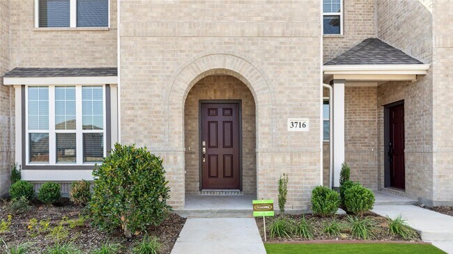 3716 Paradise Way in Sherman, TX - Foto de edificio - Building Photo