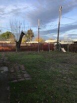 4633 Arboga Rd in Olivehurst, CA - Building Photo