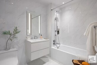 SPACIOUS LUXURY 2 BED WITH PRIVATE TERRACE in New York, NY - Building Photo - Building Photo