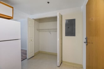 Warren Place Senior Apartments 62+ in Cockeysville, MD - Building Photo - Building Photo