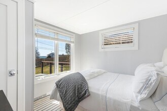 23 Landing Ln in Southampton, NY - Building Photo - Building Photo