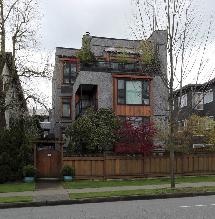 1126 W 12th Ave in Vancouver, BC - Building Photo