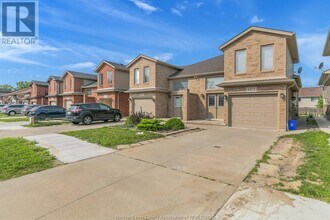 1965 Northway Ave in Windsor, ON - Building Photo - Building Photo