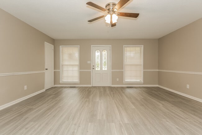 438 Pine Grove Rd in Madison, AL - Foto de edificio - Building Photo