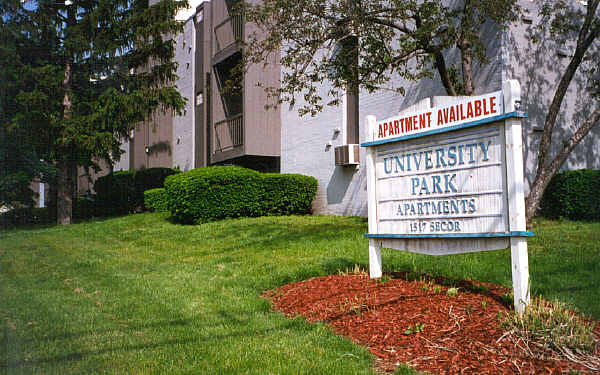 University Park Apartments in Toledo, OH - Foto de edificio