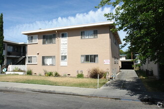 2266 Deborah Dr, Unit Apartment D in Santa Clara, CA - Foto de edificio - Building Photo