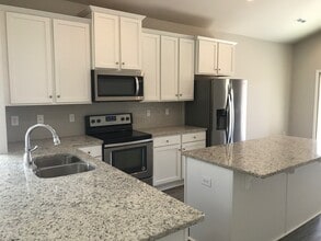 8215 NW Stone Mill Dr in Huntsville, AL - Building Photo - Building Photo