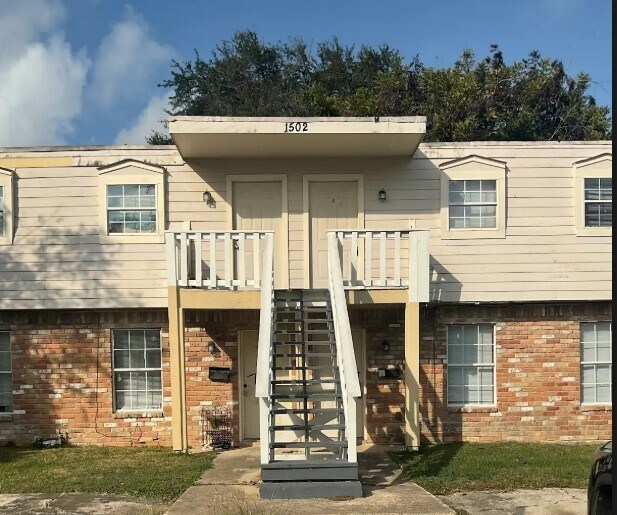 1502 Oleander in La Marque, TX - Building Photo