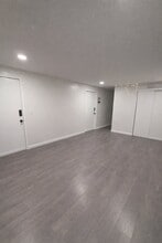 156 Main St in Canton, CT - Building Photo - Building Photo