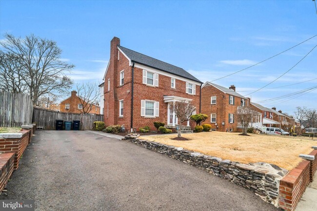 property at 1002 Chillum Rd