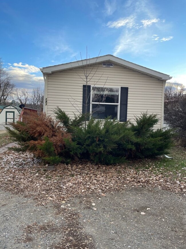 property at 243 W 5th Ave N