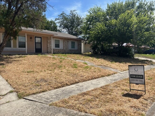7323 Glen Manor in San Antonio, TX - Building Photo - Building Photo