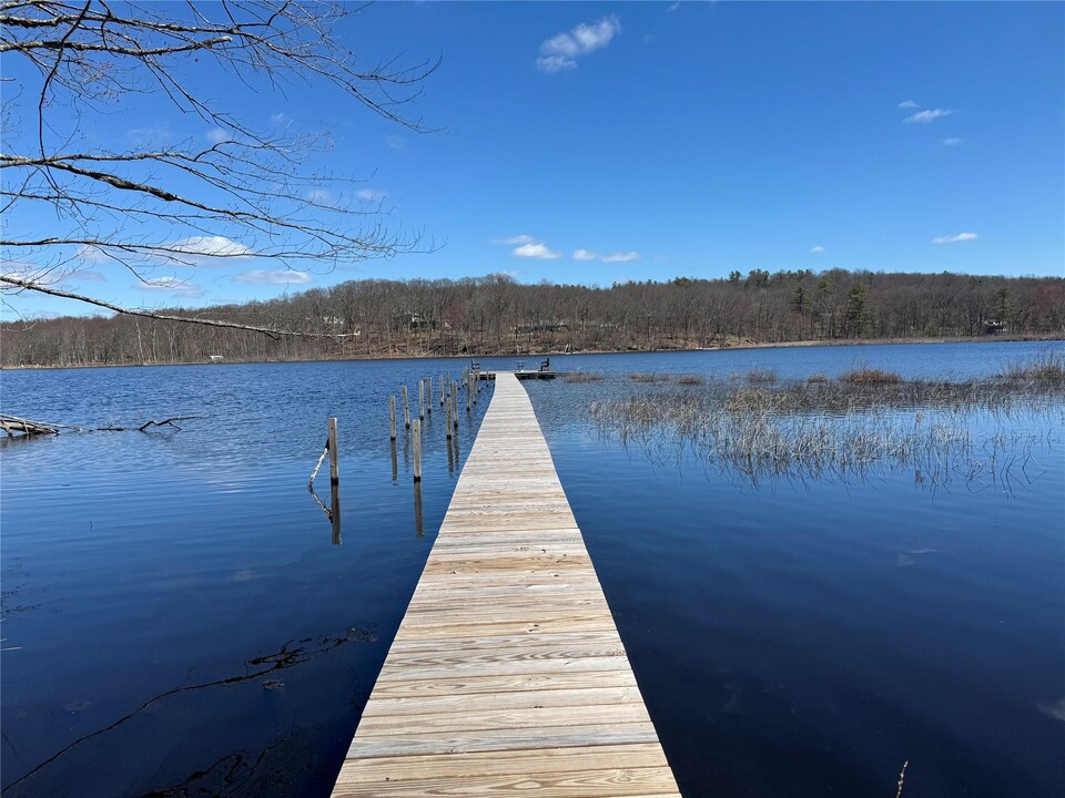 125 Round Lake Rd in Rhinebeck, NY - Building Photo