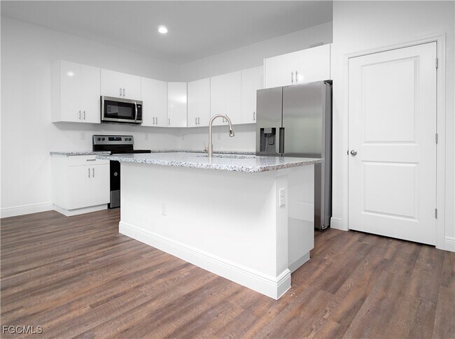 1282 Bucknell Rd in La Belle, FL - Building Photo - Building Photo