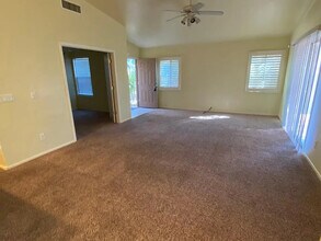 2864 E Paseo La Tierra Buena in Tucson, AZ - Building Photo - Building Photo