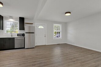 3108 Lealand Ln in Nashville, TN - Building Photo - Building Photo