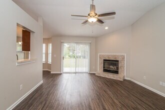 7955 Ortega Bluff Pkwy in Jacksonville, FL - Building Photo - Building Photo