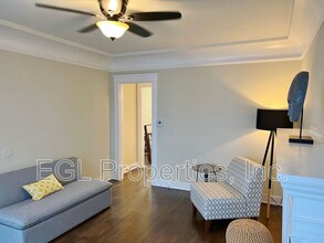 734 N Gramercy Pl in Los Angeles, CA - Foto de edificio - Building Photo
