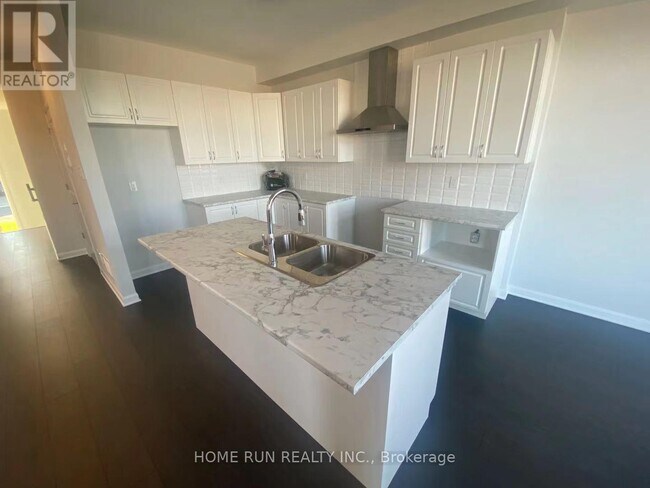 1041 Speedvale Ct in Ottawa, ON - Building Photo - Building Photo