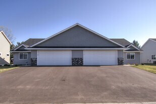 1624 Gunston Dr in New Richmond, WI - Building Photo