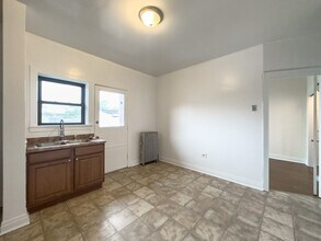 2638 N Milwaukee Ave in Chicago, IL - Building Photo - Building Photo