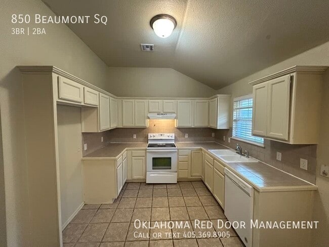850 Beaumont Square in Norman, OK - Building Photo - Building Photo