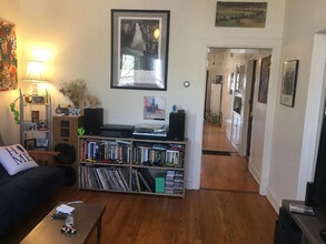 2319 W School St, Unit #1 in Chicago, IL - Foto de edificio - Building Photo