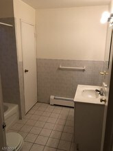 1169 Valley Rd-Unit -B in Wayne, NJ - Foto de edificio - Building Photo