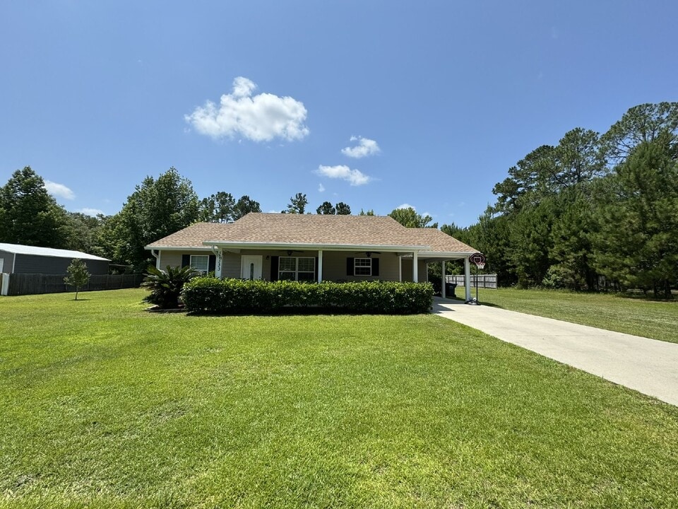 37333 Ingham Rd in Hilliard, FL - Building Photo