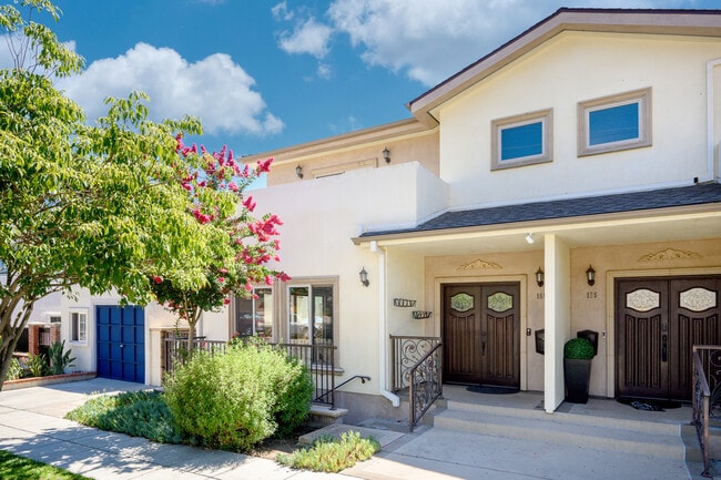 property at 165 N Kenneth Rd