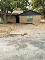 103 Redbud Ct in Waxahachie, TX - Building Photo