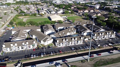 Star Villa Ana in Houston, TX - Building Photo - Building Photo