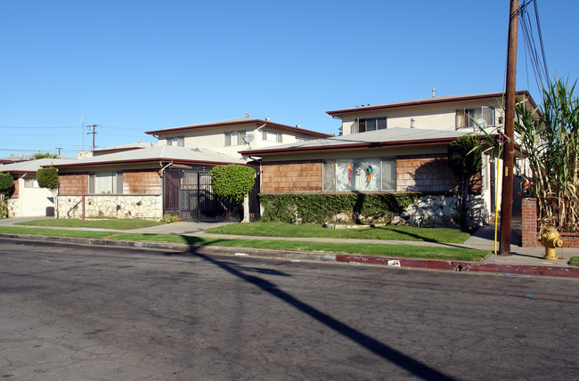 327-329 W Lime St in Inglewood, CA - Building Photo - Building Photo