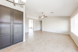 7767 W Flynn Ln in Glendale, AZ - Building Photo - Building Photo