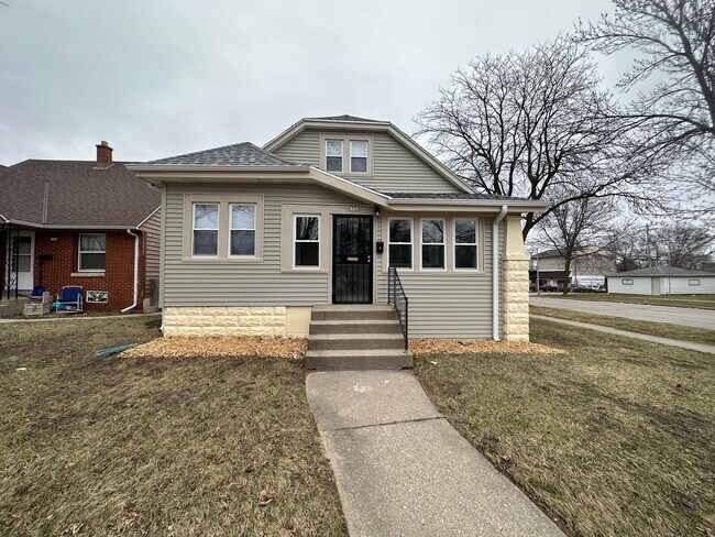 6302 W Medford Ave in Milwaukee, WI - Building Photo - Building Photo