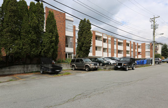 Sheridan Court in Vancouver, BC - Building Photo - Building Photo