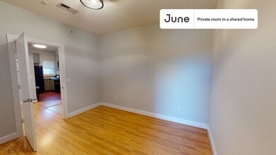 Private bedroom in 4 bed/4 bath Home in Austin, TX - Building Photo - Building Photo