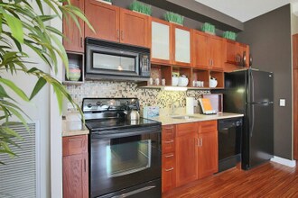 69 E Lake St in Chicago, IL - Building Photo - Building Photo