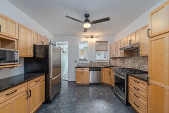 5 N Linwood Ave in Baltimore, MD - Building Photo - Building Photo