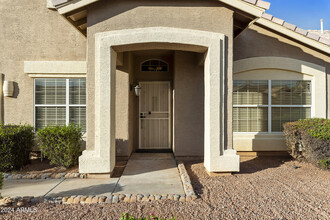 4520 E St John Rd in Phoenix, AZ - Foto de edificio - Building Photo