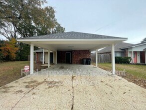 1345 Harwich Dr in Baton Rouge, LA - Building Photo - Building Photo