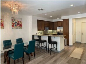 21301 Erwin St, Unit 238 in Woodland Hills, CA - Building Photo - Building Photo