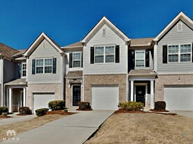 5648 Union Pointe Dr in Union City, GA - Building Photo