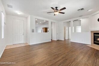 1531 Essex Way in Chino Valley, AZ - Building Photo - Building Photo