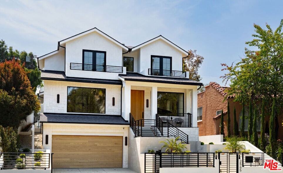 2565 Patricia Ave in Los Angeles, CA - Foto de edificio