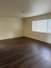 1020 S Farber Ave in Glendora, CA - Foto de edificio - Building Photo