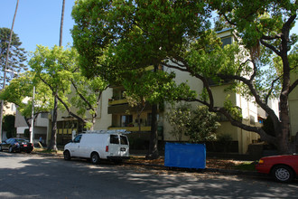 320 S Gramercy Pl in Los Angeles, CA - Foto de edificio - Building Photo