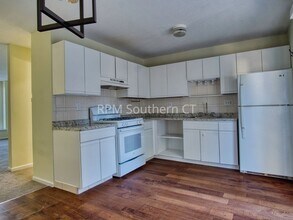 1014 Campbell Ave in West Haven, CT - Building Photo - Building Photo